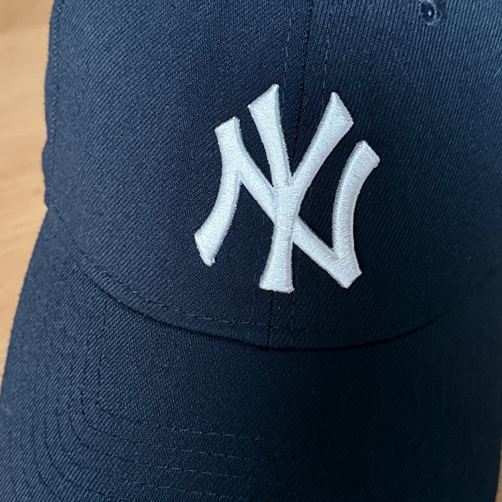 TEAM CLASSIC NEW ERA MLB NEW YORK YANKEES BASEBALL CAP HAT NAVY & WHITE SIZE M-L - Picture 2 of 13